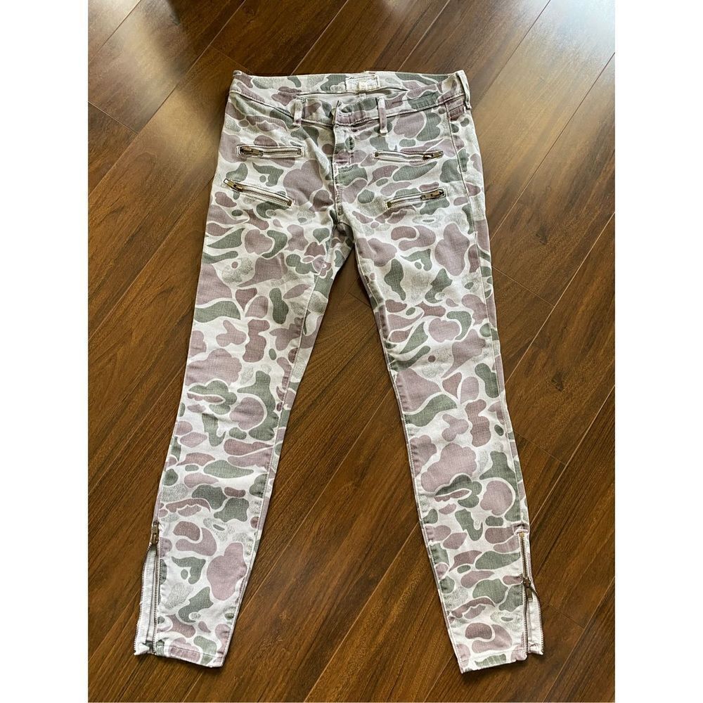 Current Elliot grey camo zip stiletto size 26, 27” inseam, 8” Inseam